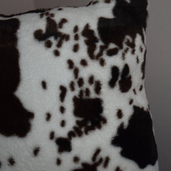 Soft Plush Cow Hide Print Throw Pillow Rustic Western Country Farmhouse Decor - Picture 3 of 7